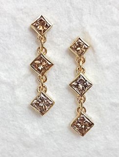 14 Karat Yellow Gold Dangle earrings with VS-I Natural Brown Diamonds in Princess Cuts