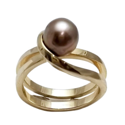 14 Karat Yellow Gold ring with a double band and a brown Tahitian Pearl.