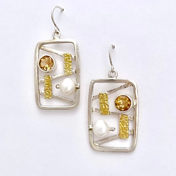 22KY and Silver Bi-Metal Framed earrings with Citrine and pearl.